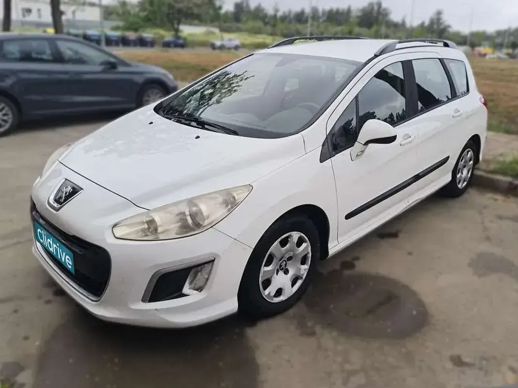 Usado Peugeot 308 Access 112 CV (82 kW) 2012 Blanco Familiar