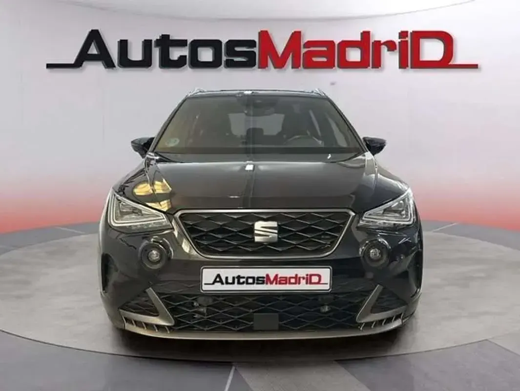 Usado Seat Arona FR 116 CV (85 kW) 2024 Negro SUV