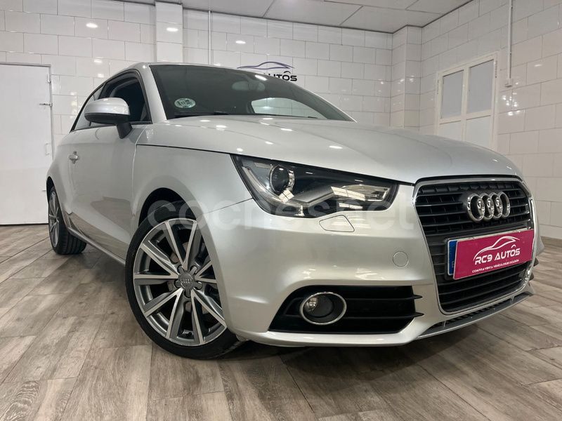 Usado Audi A1 Attraction 90 CV (66 kW) 2011 Gris / plata Utilitario
