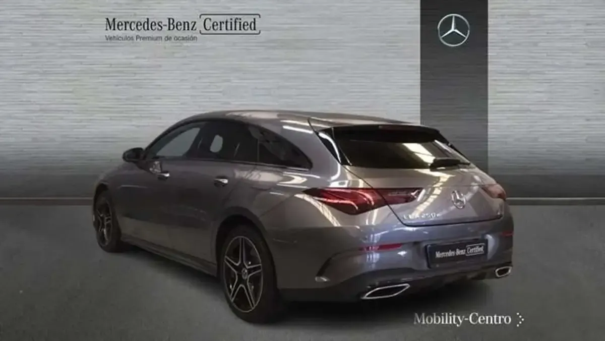 Usado Mercedes CLA250e 218 CV (160 kW) 2025 Gris Coupe