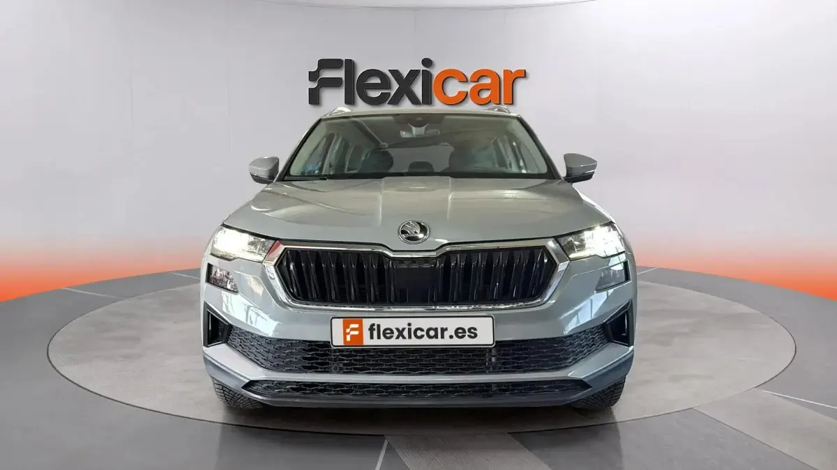 Usado Skoda Karoq 150 CV (110 kW) 2024 Gris SUV
