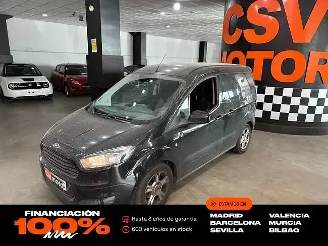 Usado Ford Tourneo Courier 100 CV (73 kW) 2018 Negro Monovolumen