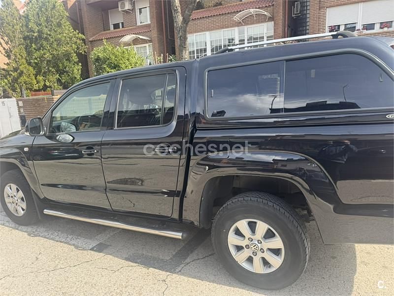 Usado VW Amarok Trendline 140 CV (102 kW) 2015 Negro Pickup/Camioneta