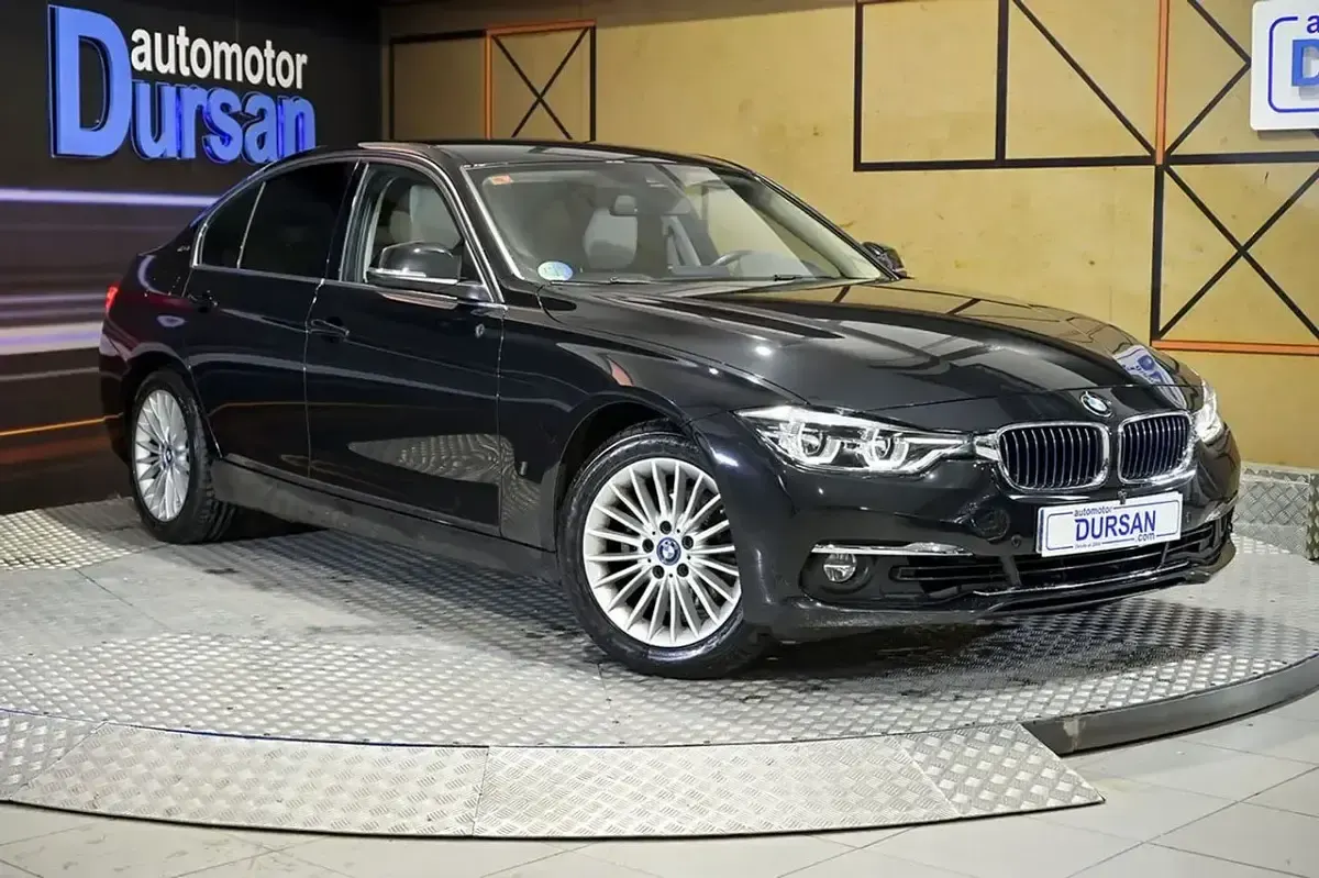 Używany BMW 330e 292 KM (214 kW) 2018 Czarny Sedan/Limuzyna