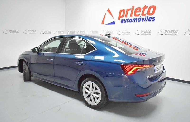 Usado Skoda Octavia Ambition 150 CV (110 kW) 2023 Gris Utilitario