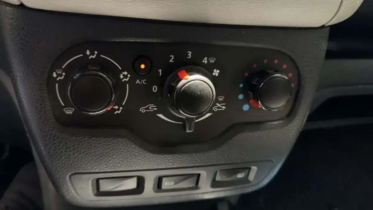 Usado Dacia Dokker Ambiance 75 CV (55 kW) 2016 Blanco Monovolumen