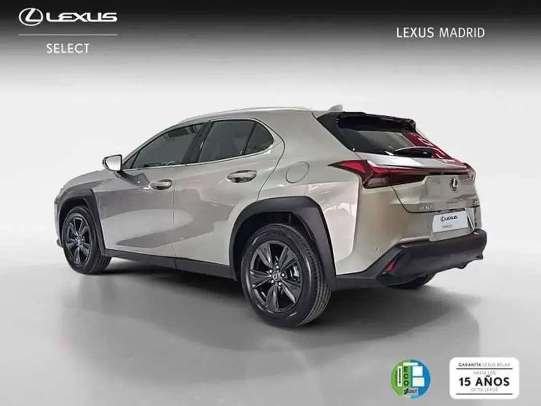 Usado Lexus UX 300h 199 CV (146 kW) 2025 Plateado SUV