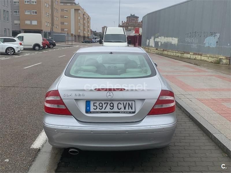 Usado Mercedes CLK320 Elegance 218 CV (160 kW) 2003 Gris / plata Coupe