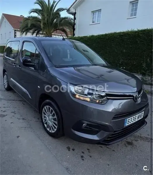 Usado Toyota Proace Verso Active 131 CV (96 kW) 2024 Gris / plata Familiar