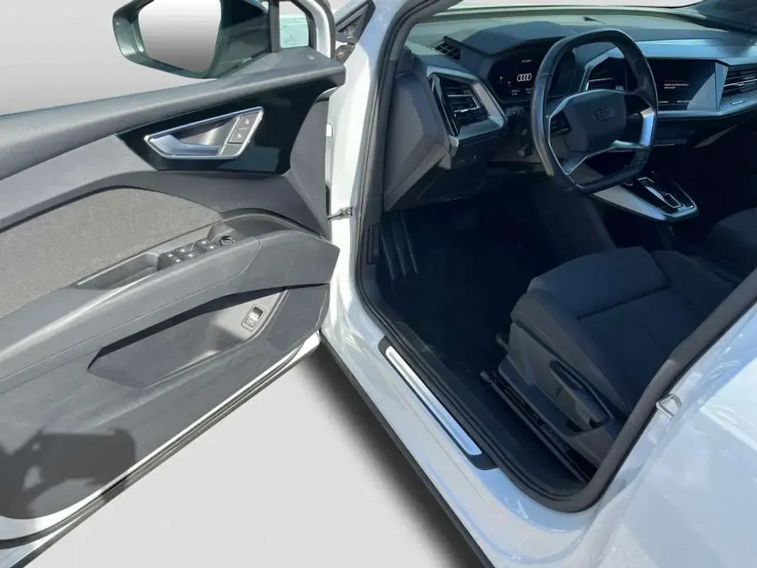 Usado Audi Q4 Sportback e-tron Advanced Plus 125 kW (170 CV) 2022 Gris SUV