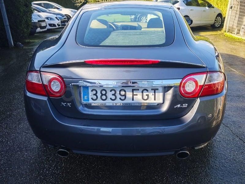 Usado Jaguar XK8 298 CV (219 kW) 2006 Gris / plata Coupe