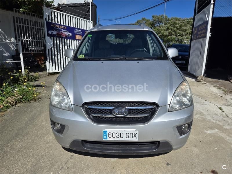 Gris / plata Usado 2008 Kia Carens Monovolumen | 2900 € (Super precio) - Imagen 1/4