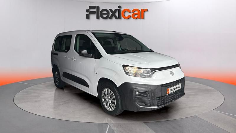 Usado Fiat Doblò 101 CV (74 kW) 2023 Blanco Monovolumen