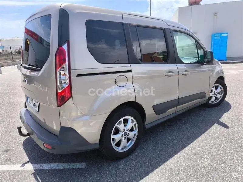 Usado Ford Tourneo Connect Trend 115 CV (84 kW) 2014 Beige Monovolumen