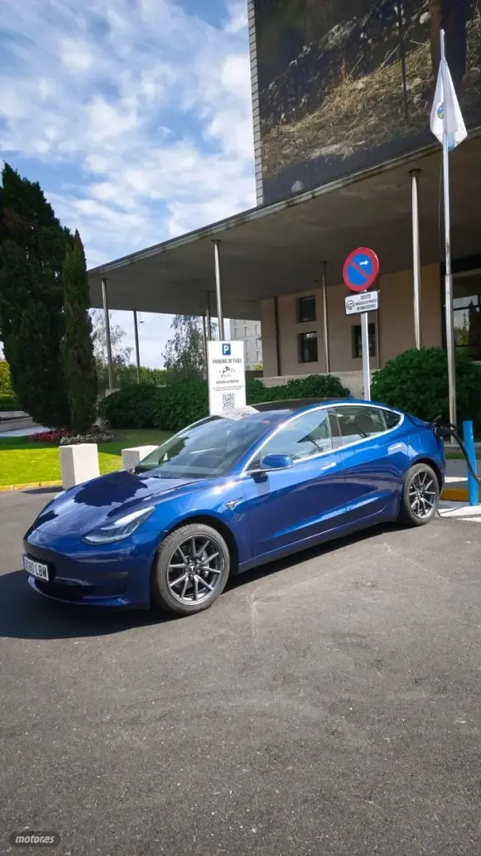 Usado Tesla Model 3 Long Range RWD 257 kW (350 CV) 2019 Azul Berlina
