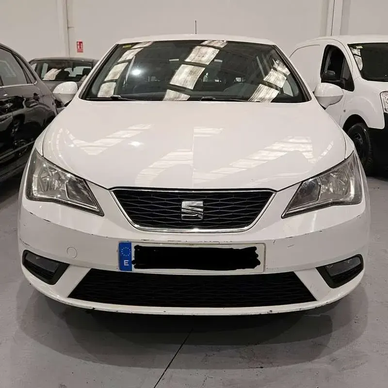 Usado Seat Ibiza Style 90 CV (66 kW) 2014 Blanco Utilitario
