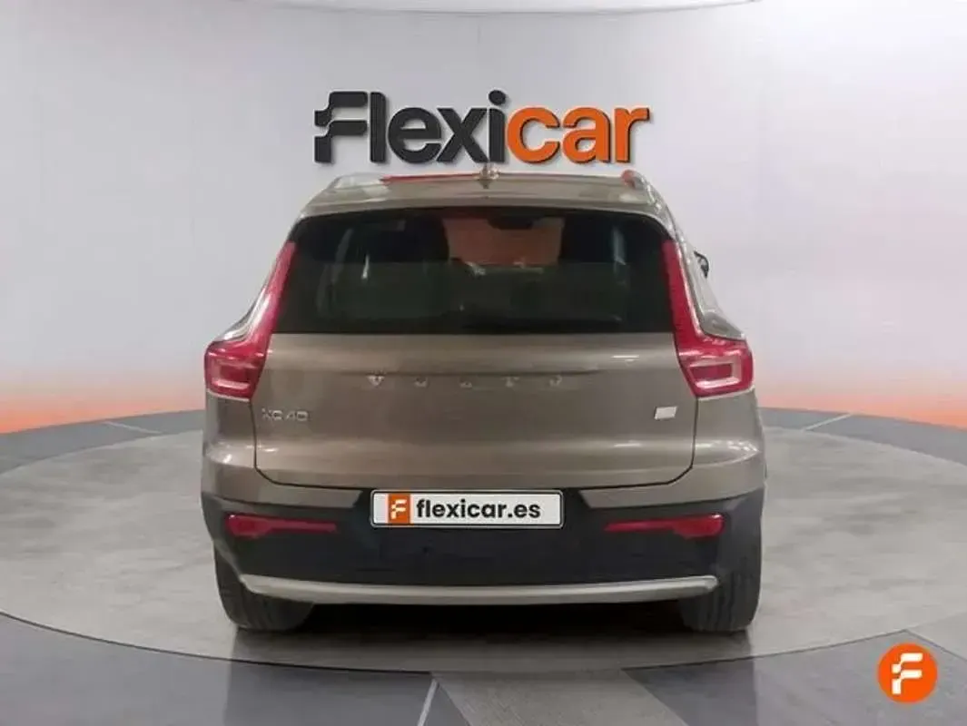 Usado Volvo XC40 Inscription 262 CV (192 kW) 2021 Gris SUV