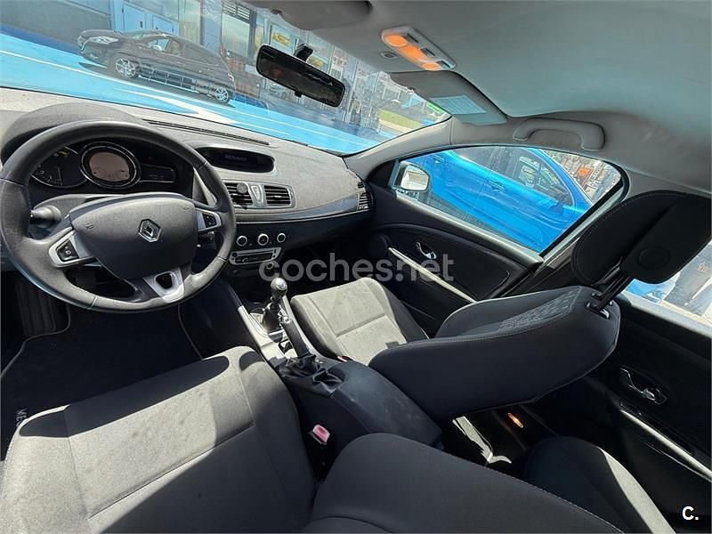 Usado Renault Mégane Dynamique 115 CV (84 kW) 2012 Blanco Berlina