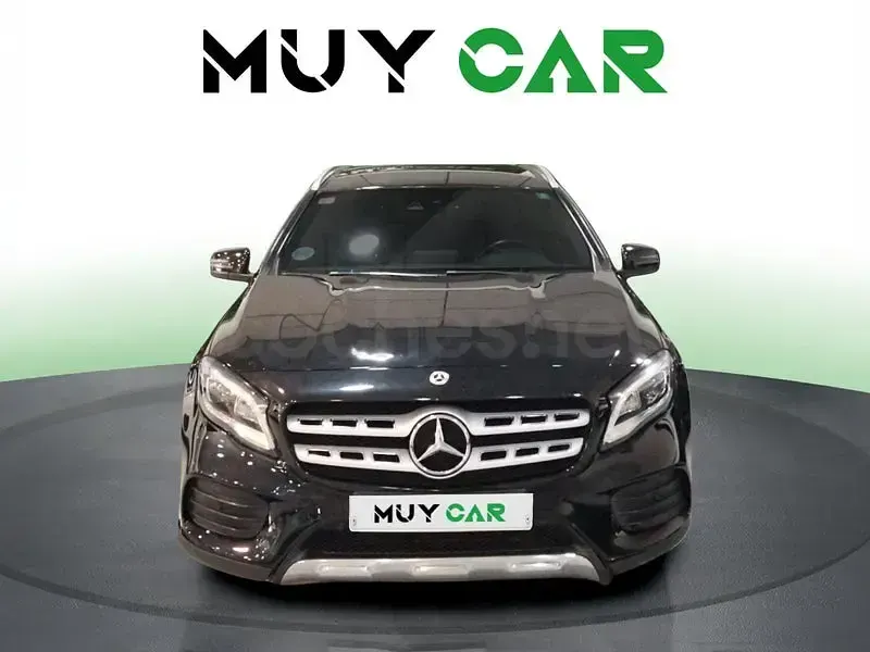 Usado Mercedes GLA180 122 CV (89 kW) 2018 Negro SUV