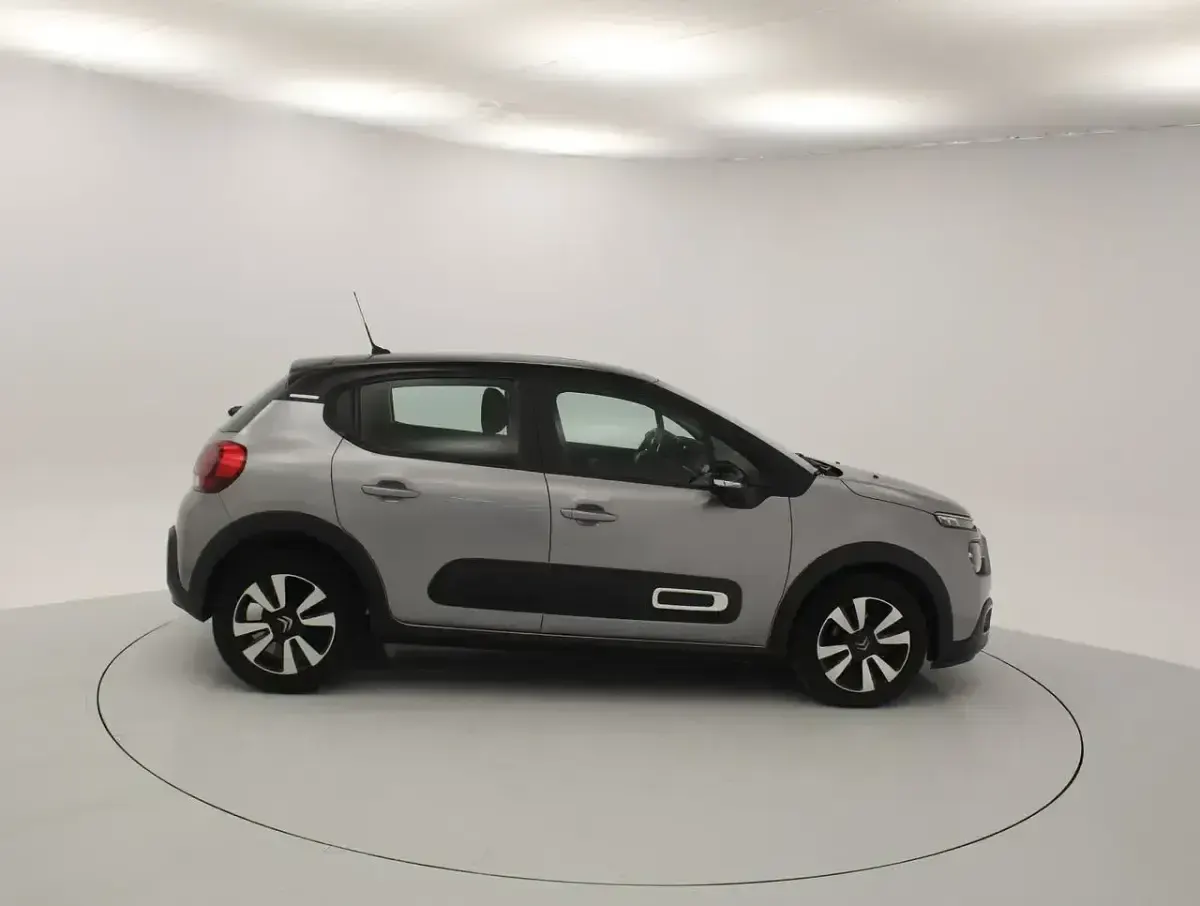 Usado Citroën C3 Feel 83 CV (61 kW) 2021 Gris Utilitario