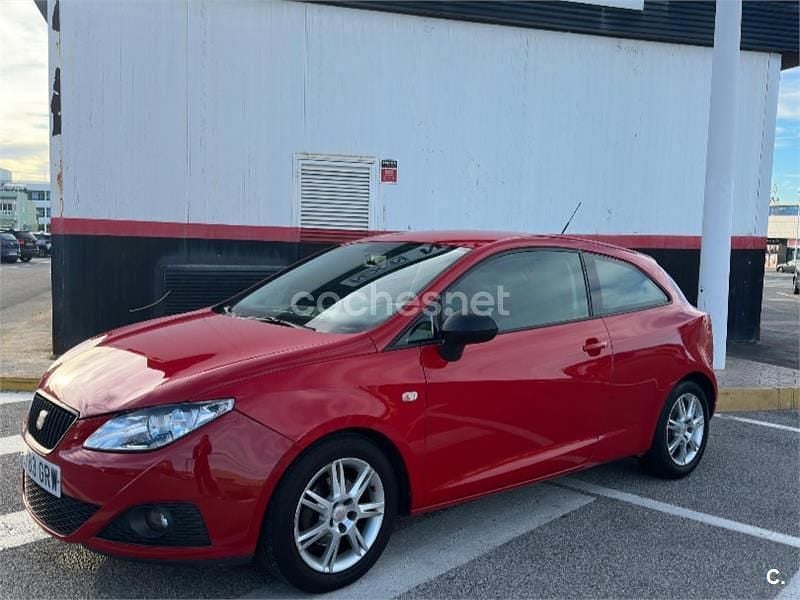 Usado Seat Ibiza SC Style 85 CV (62 kW) 2009 Rojo Utilitario