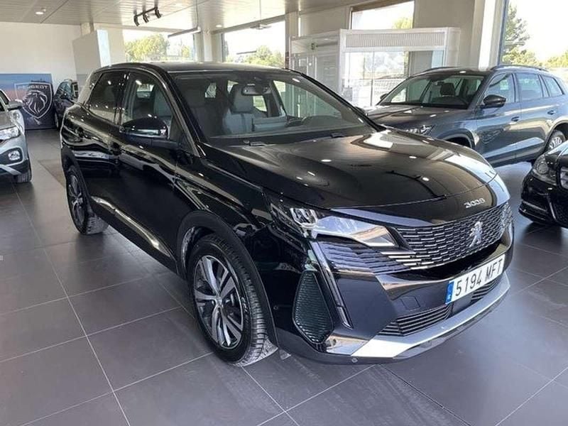 Usado Peugeot 3008 Allure 131 CV (96 kW) 2023 Negro SUV