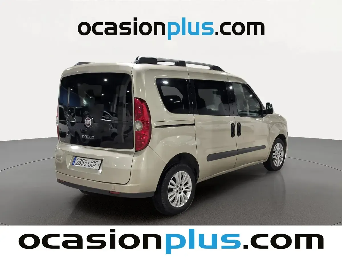 Usado Fiat Doblò Dynamic 105 CV (77 kW) 2015 Beige Monovolumen