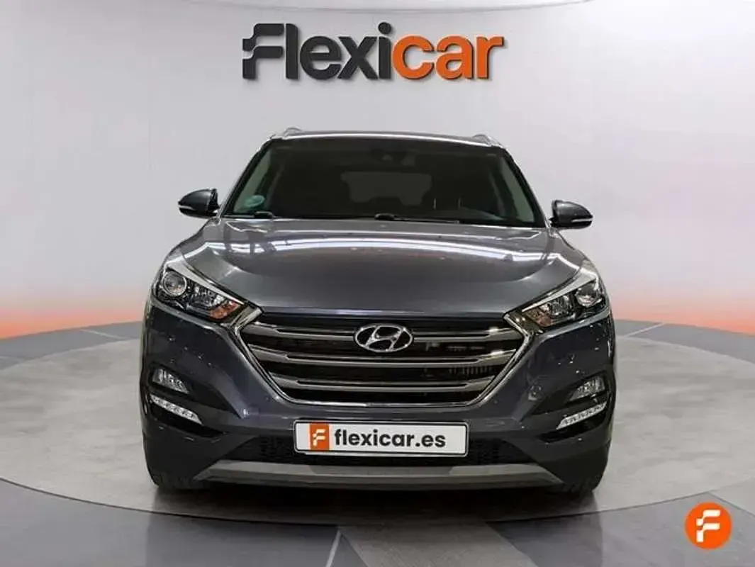Usado Hyundai Tucson Style 140 CV (102 kW) 2016 Gris SUV