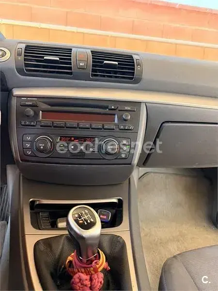Usado BMW 120 163 CV (119 kW) 2006 Negro Utilitario