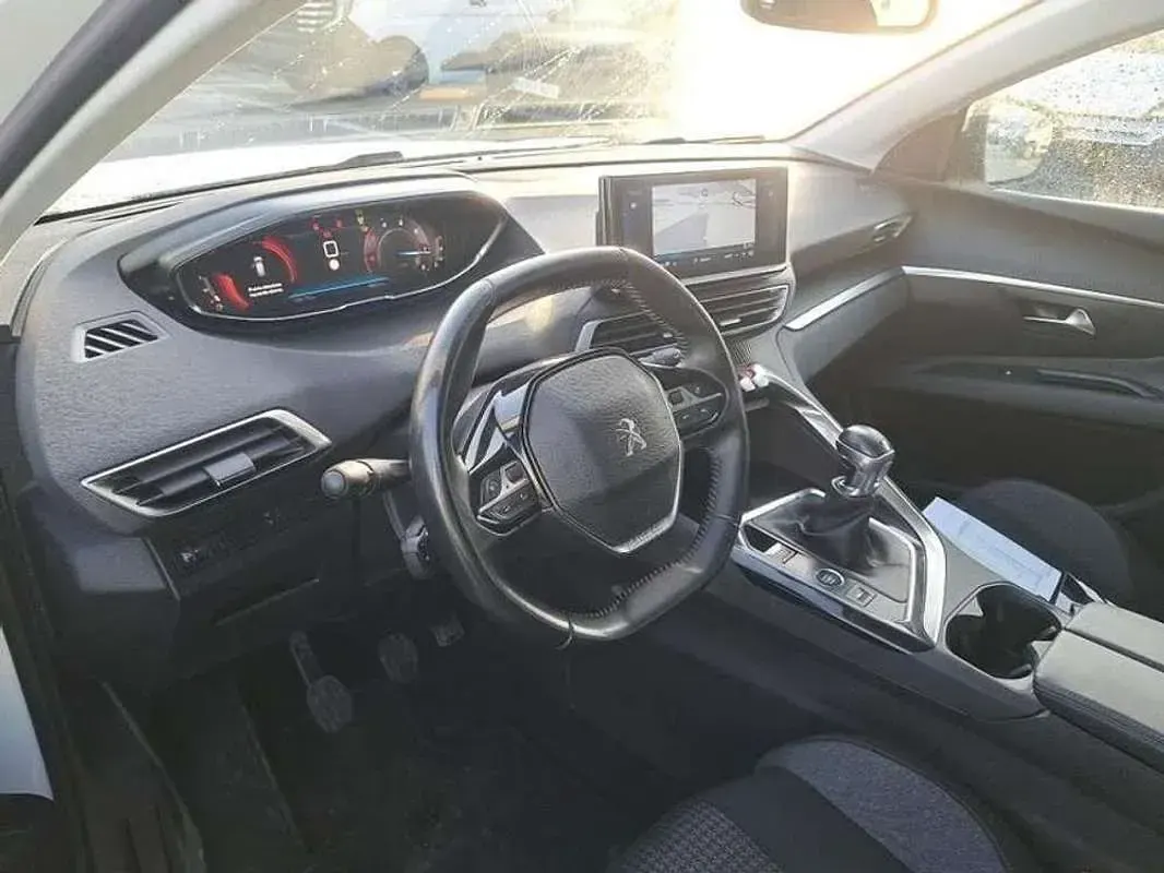 Usado Peugeot 3008 Active 131 CV (96 kW) 2021 Blanco SUV