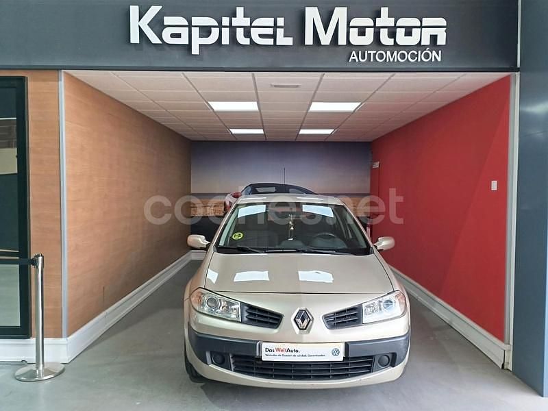 Beige Usado 2006 Renault Mégane II Berlina | 3999 € (Un poco caro) - Imagen 1/4