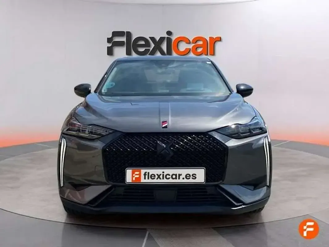 Usado DS Automobiles DS3 Crossback Performance 131 CV (96 kW) 2023 Gris SUV