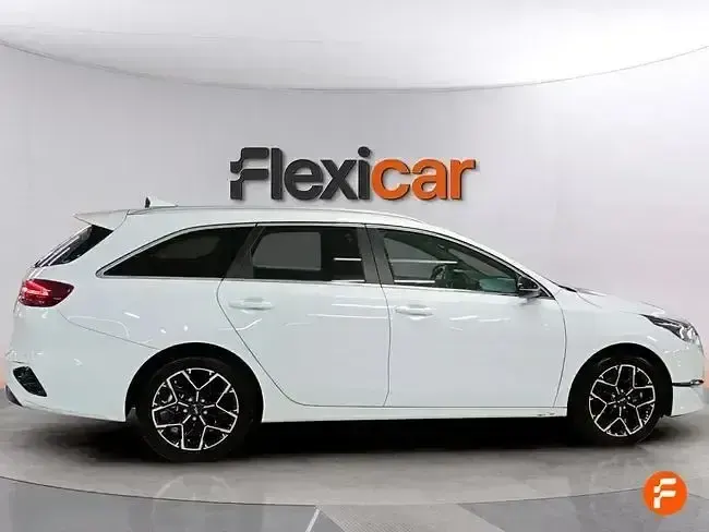 Usado Kia Ceed Style 100 CV (73 kW) 2025 Blanco Utilitario