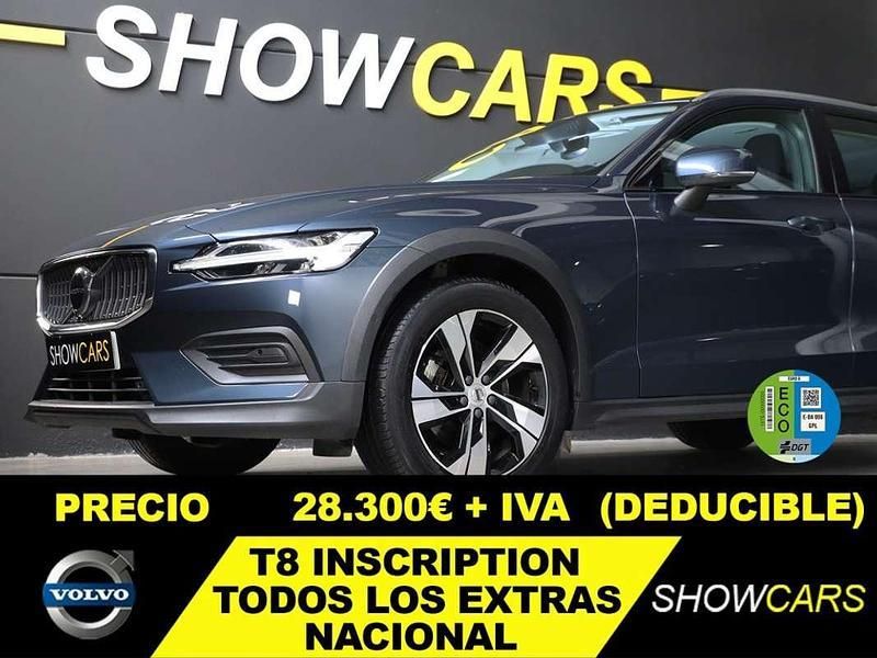 Azul Usado 2022 Volvo V60 CC Pro Familiar | 27.300 € - Imagen 1/4