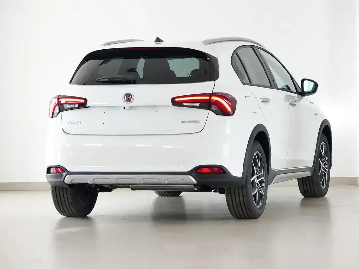 Usado Fiat Tipo Red 130 CV (95 kW) 2022 Blanco Familiar