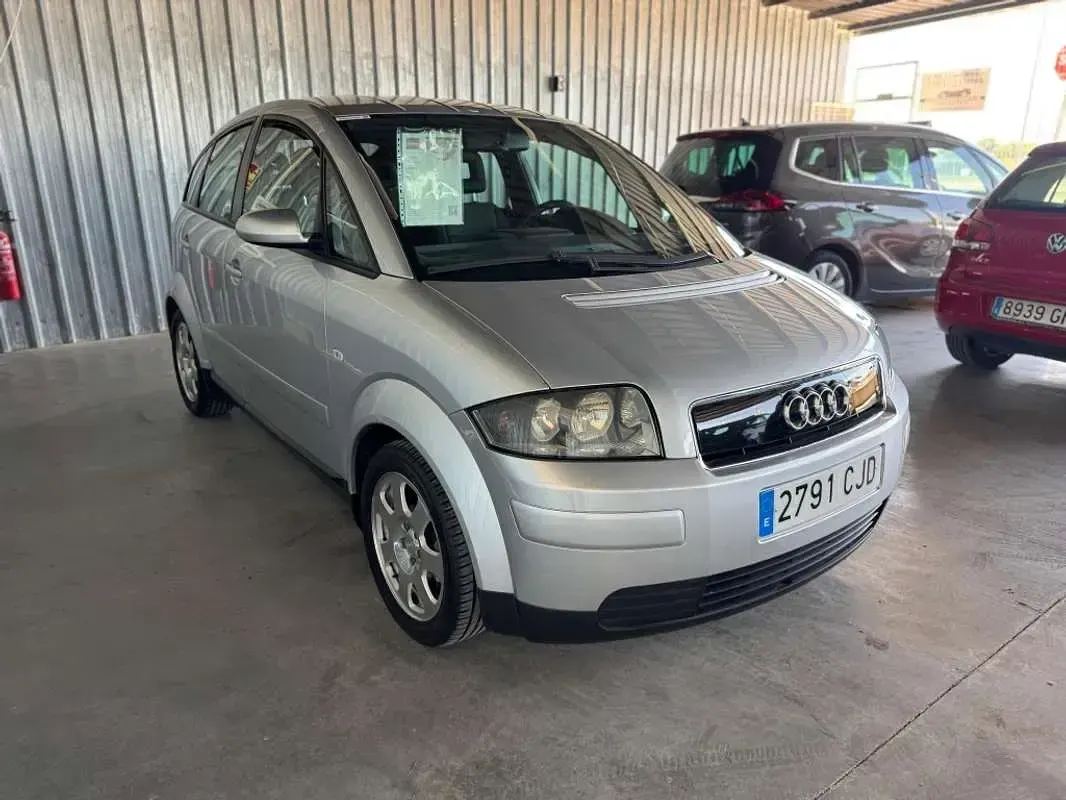 Usado Audi A2 75 CV (55 kW) 2004 Gris Utilitario
