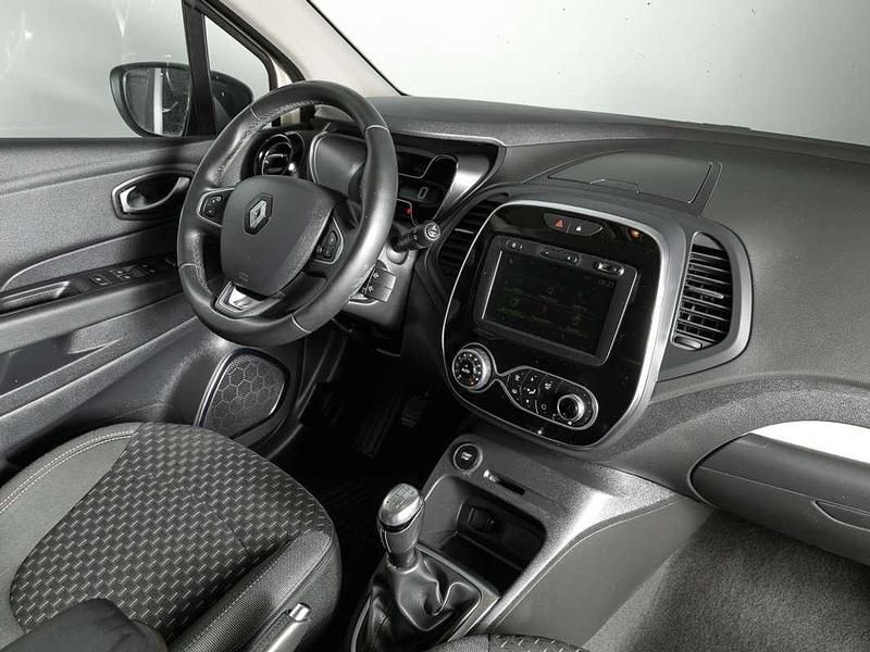 Usado Renault Captur Zen 90 CV (66 kW) 2019 Beige SUV
