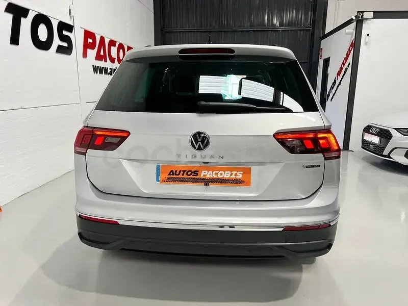 Usado VW Tiguan Advance 150 CV (110 kW) 2021 Gris / plata SUV