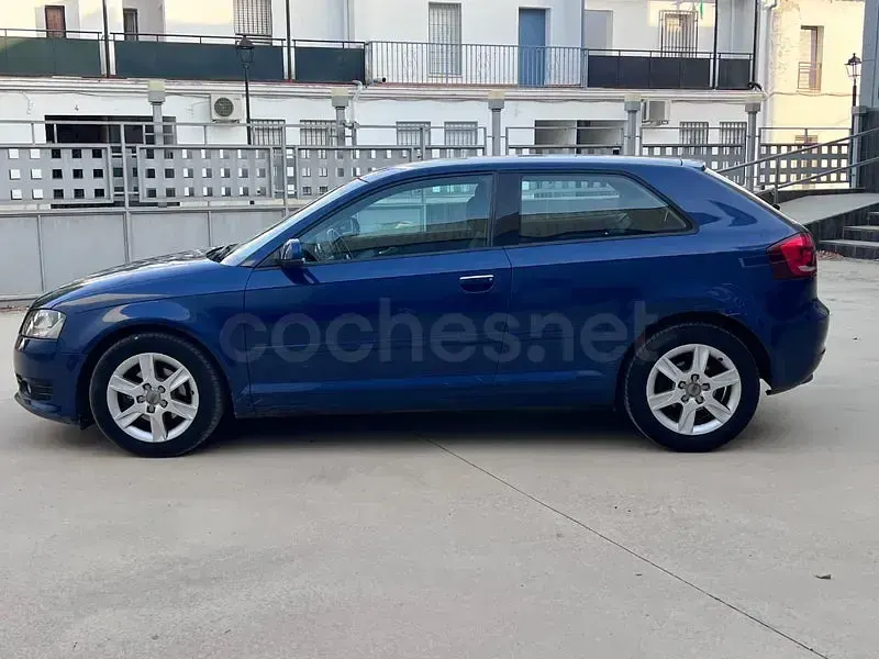 Usado Audi A3 Ambiente 105 CV (77 kW) 2012 Azul Utilitario