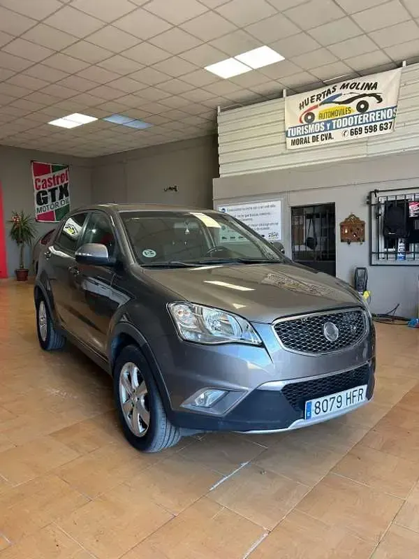 Usado SsangYong Korando 175 CV (128 kW) 2011 Gris SUV