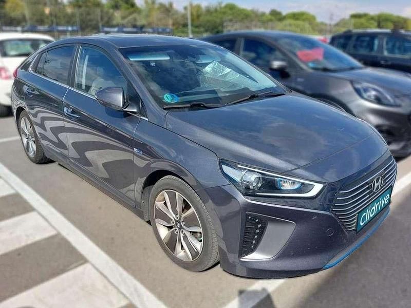 Usado Hyundai Ioniq Style 105 CV (77 kW) 2017 Gris Utilitario