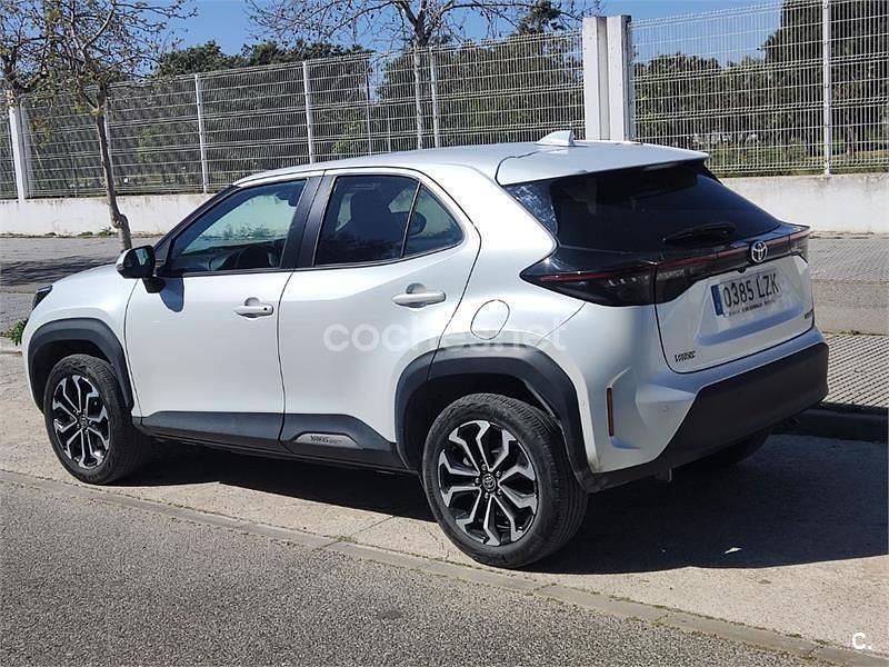 Usado Toyota Yaris Cross Active 116 CV (85 kW) 2022 Blanco SUV