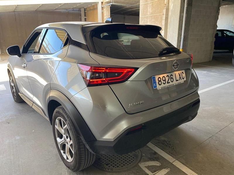 Usado Nissan Juke N-Connecta 114 CV (83 kW) 2022 Gris SUV