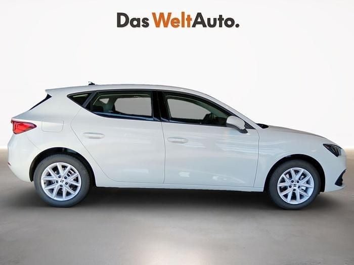 Usado Seat Leon Style 110 HP (80 kW) 2024 Branco Sedan