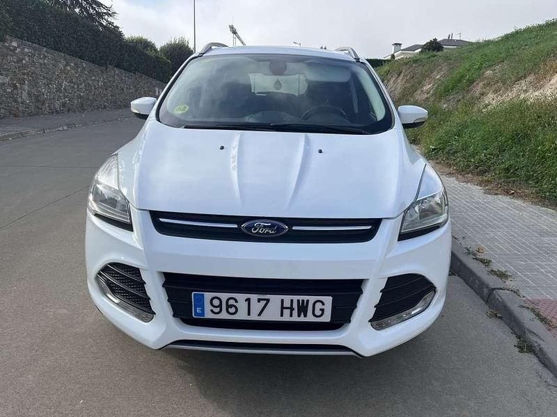 Blanco Usado 2014 Ford Kuga Titanium SUV | 11.500 € (Precio justo) - Imagen 1/4