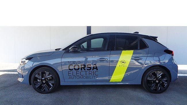 Usado Opel Corsa-e 114 kW (156 CV) 2023 Gris Utilitario