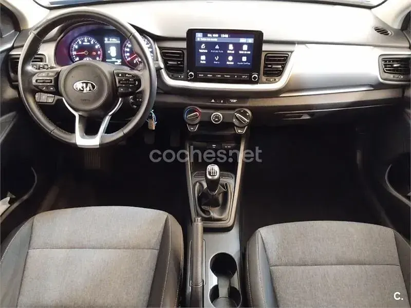 Usado Kia Stonic 100 CV (73 kW) 2021 Azul SUV