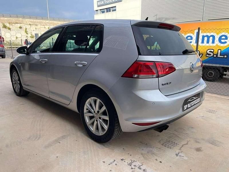 Usado VW Golf VII Advance 122 CV (89 kW) 2015 Gris Utilitario