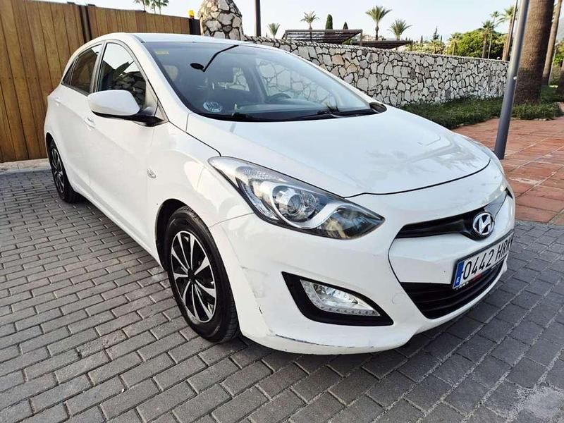 Usado Hyundai i30 110 CV (80 kW) 2013 Blanco Utilitario