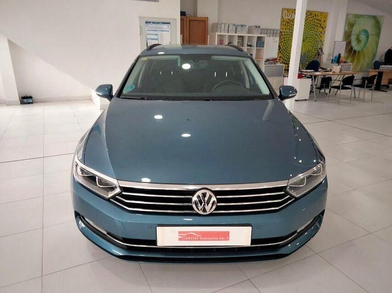 Usado VW Passat Advance 150 CV (110 kW) 2017 Azul Familiar